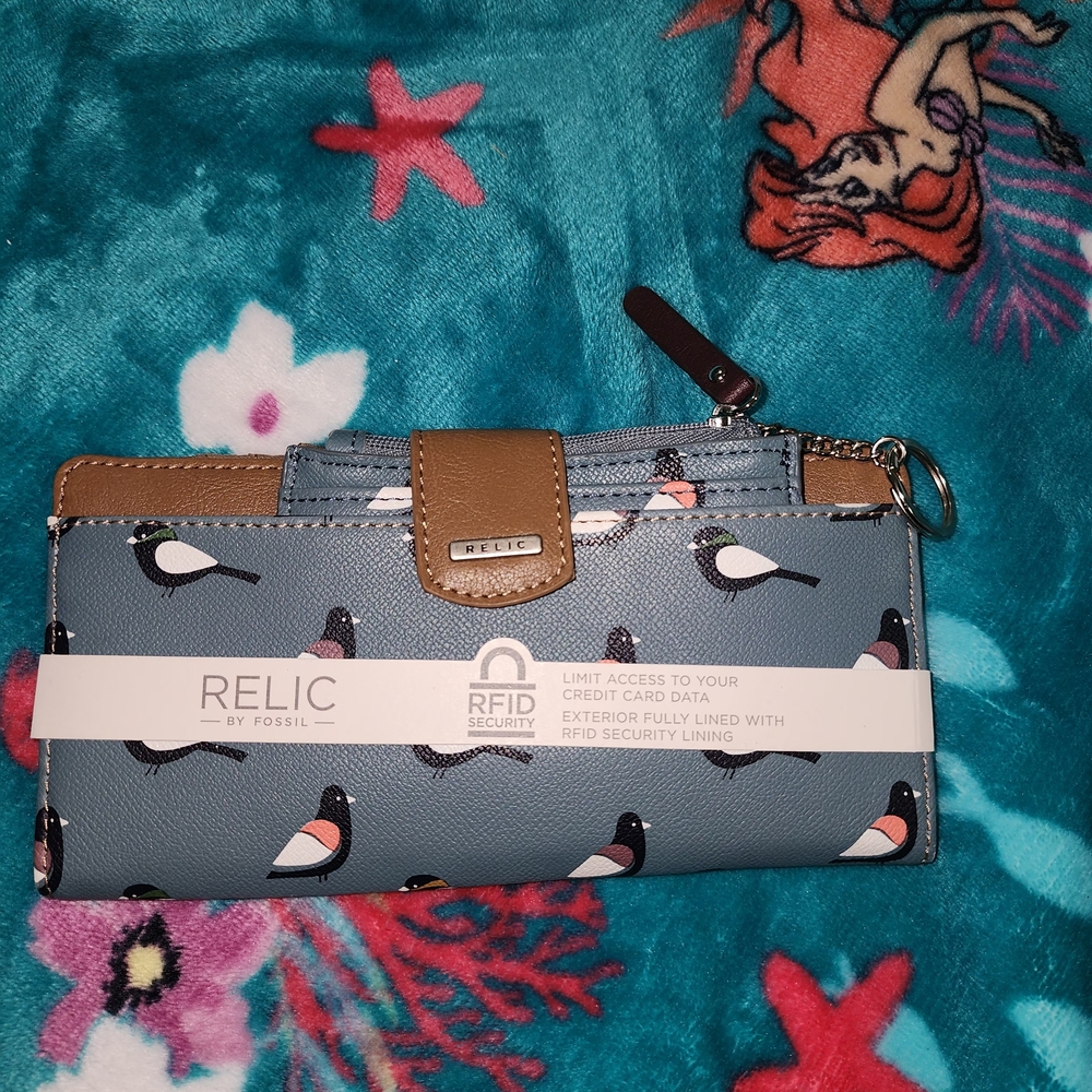 Relic by Fossil Blue Bird Print Wallet with Tan Trim